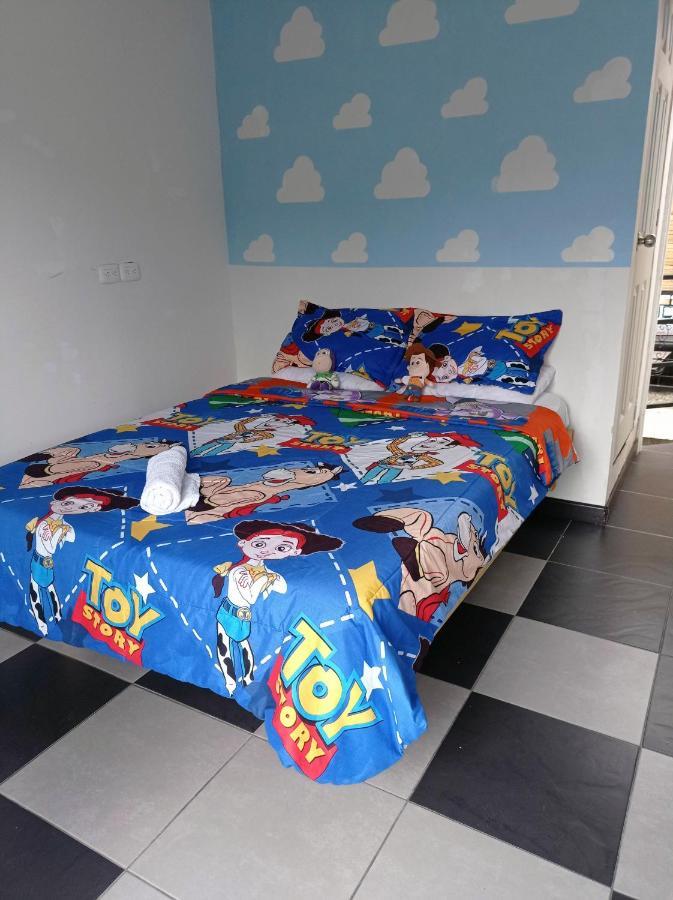 Combi, 2 Good 4 Less Hotel Саленто Екстериор снимка