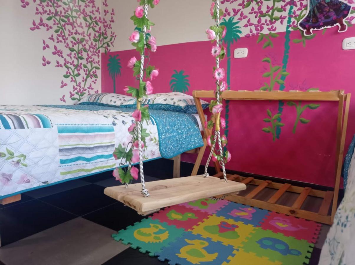 Combi, 2 Good 4 Less Hotel Саленто Екстериор снимка