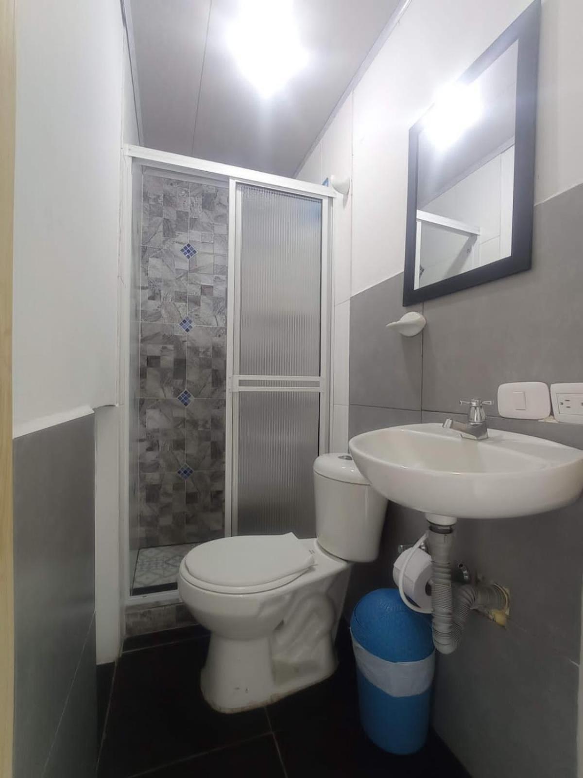 Combi, 2 Good 4 Less Hotel Саленто Екстериор снимка