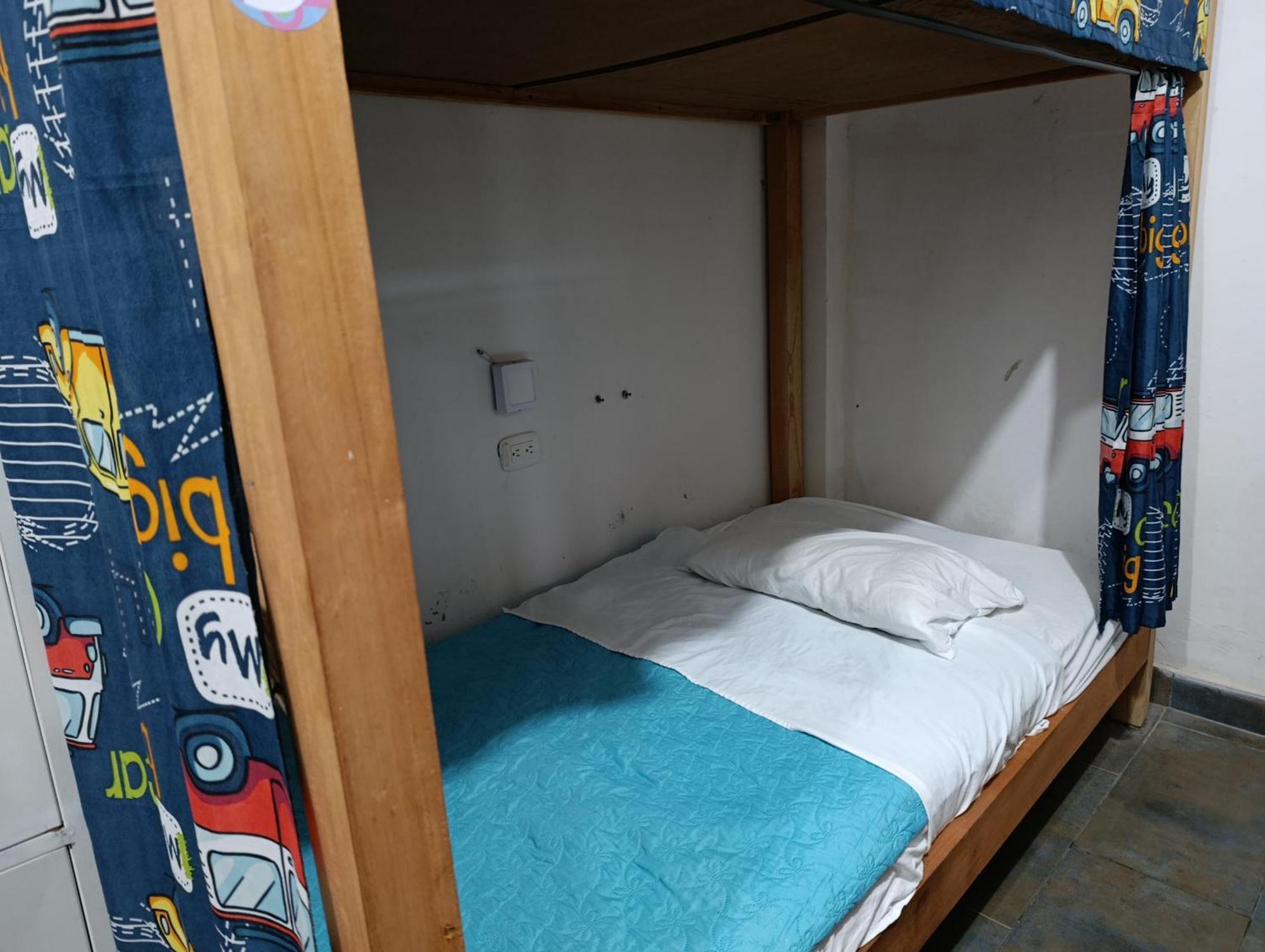 Combi, 2 Good 4 Less Hotel Саленто Екстериор снимка